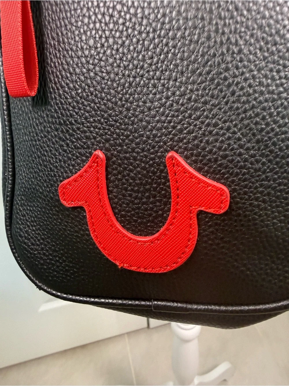 True Religion Nowak Crossbody Bag Black Faux Leather Red Zipper Logo Excellent